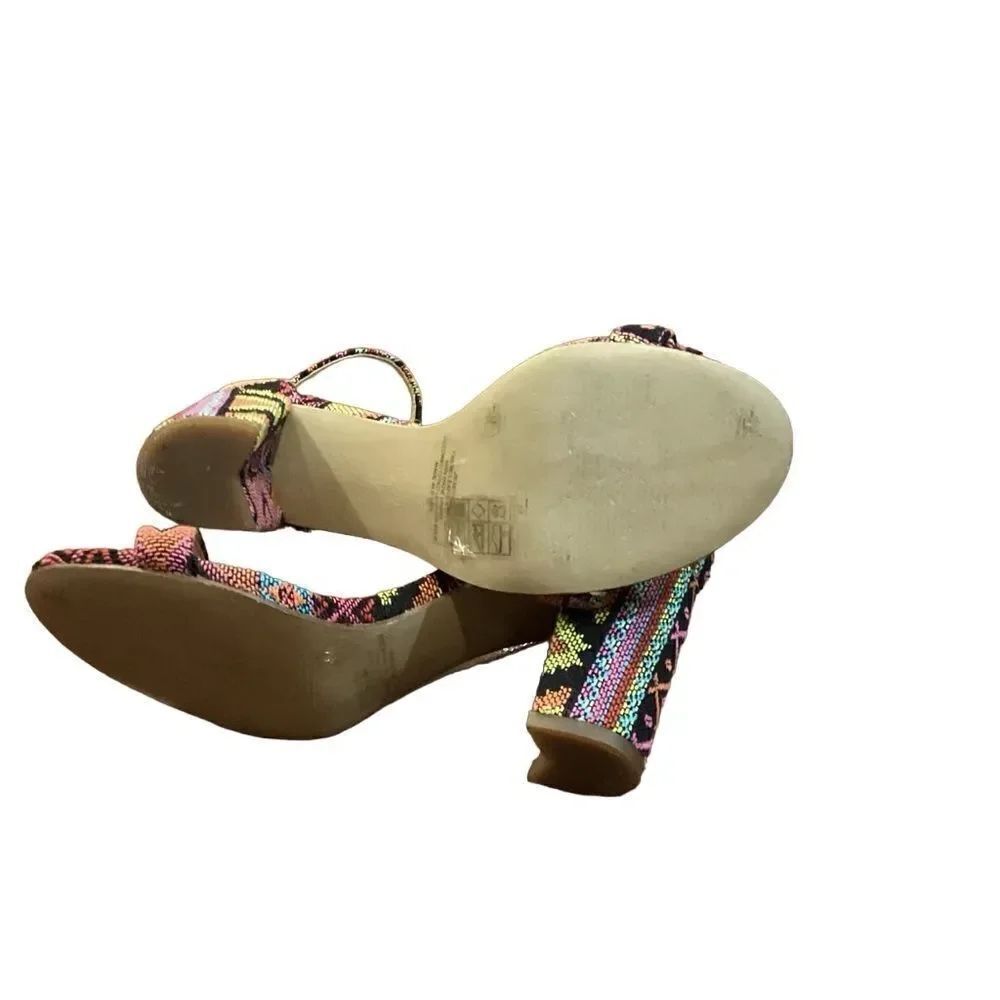 Jessica Simpson 5.5 Monrae Aztec Block Heel - Picture 13 of 14
